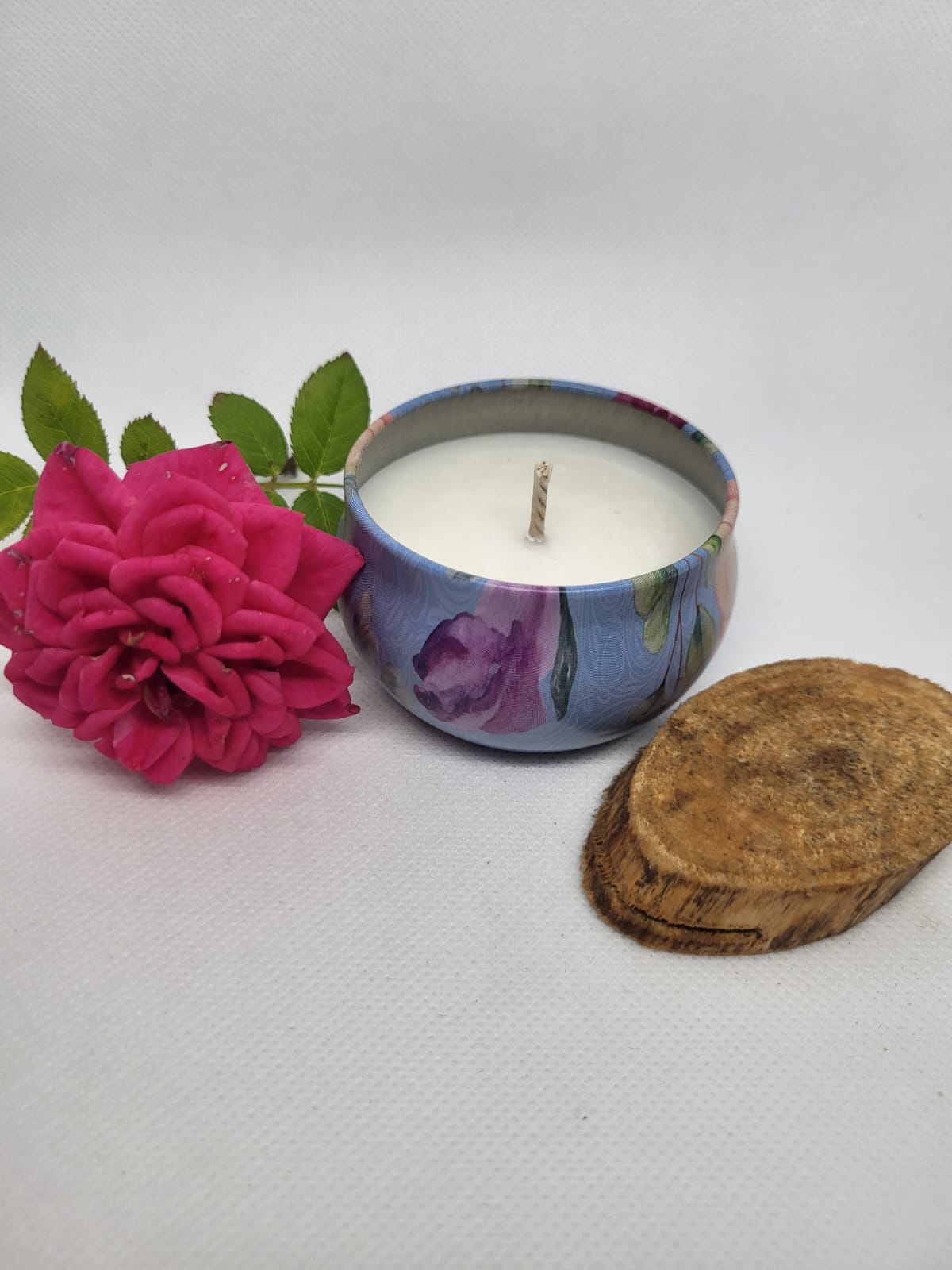 Kerze - Blaue Blumenmetalldose